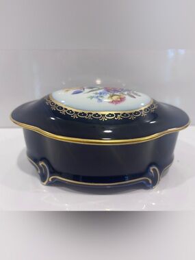 Vintage JL Menau Echt Kobalt covered trinket box East Germany cobalt blue gold